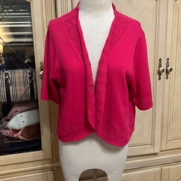 CUTE short sweater by Blair - Picture 1 of 4